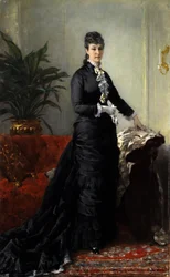 Jeune femme en longue robe noire